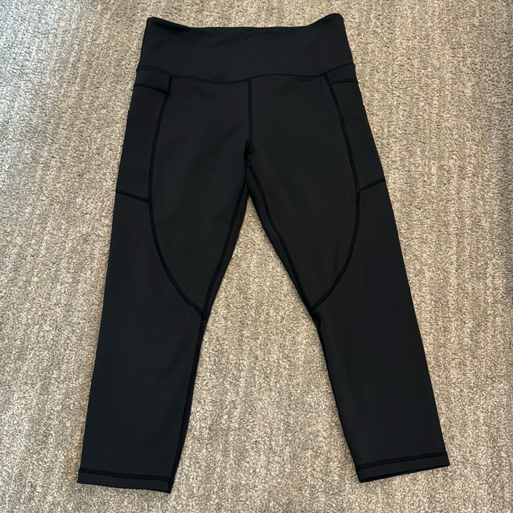 Zyia black Capri leggings